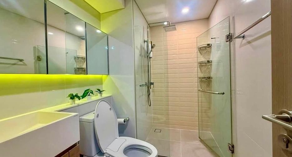 For sale and for rent 1 bed condo in Phra Khanong, Bangkok