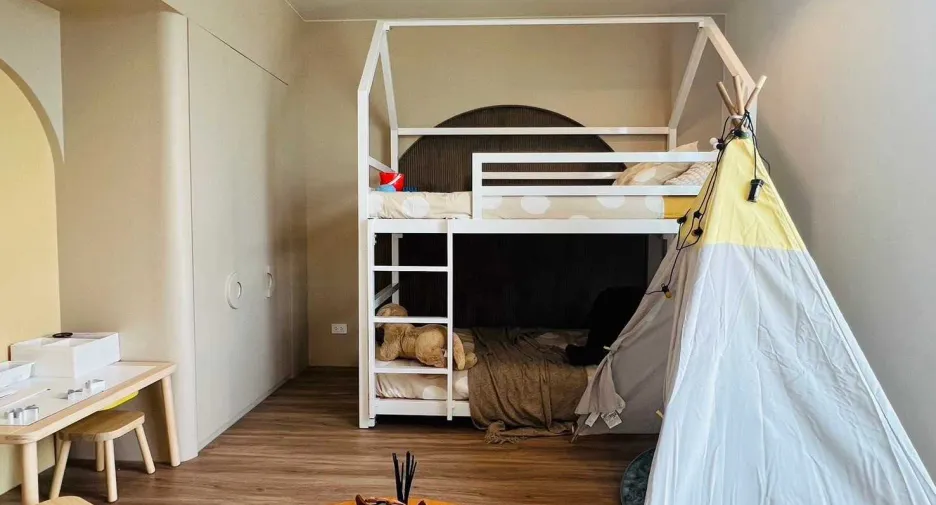 Casa adosada en venta de 3 habitaciones en Bang Phli, Samut Prakan