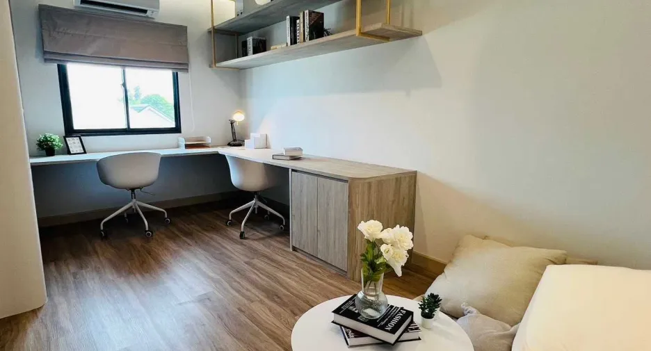 Casa adosada en venta de 3 habitaciones en Bang Phli, Samut Prakan