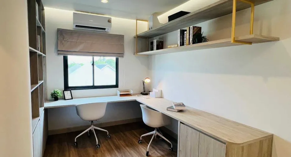 Casa adosada en venta de 3 habitaciones en Bang Phli, Samut Prakan