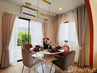 Casa adosada en venta de 3 habitaciones en Bang Phli, Samut Prakan