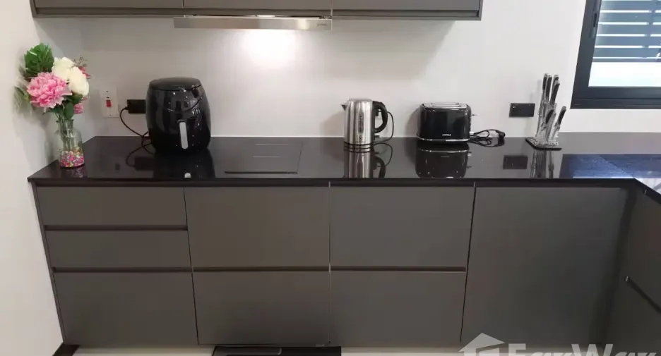 À vendre et à louer 3 chambres villa à Jomtien, Pattaya
