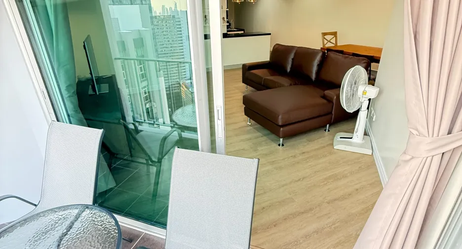 Wohnung zum Kauf und zur Miete mit 2 Zimmer in Huai Khwang, Bangkok