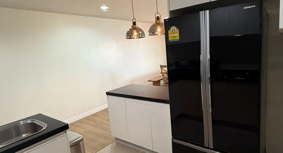 Wohnung zum Kauf und zur Miete mit 2 Zimmer in Huai Khwang, Bangkok