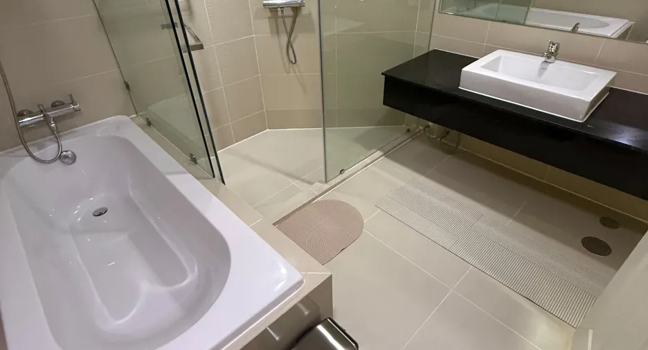 Wohnung zum Kauf und zur Miete mit 2 Zimmer in Huai Khwang, Bangkok