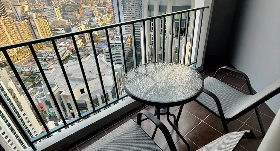 Wohnung zum Kauf und zur Miete mit 2 Zimmer in Huai Khwang, Bangkok