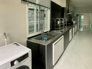 Casa en venta y en alquiler de 4 habitaciones en Saraphi, Chiang Mai