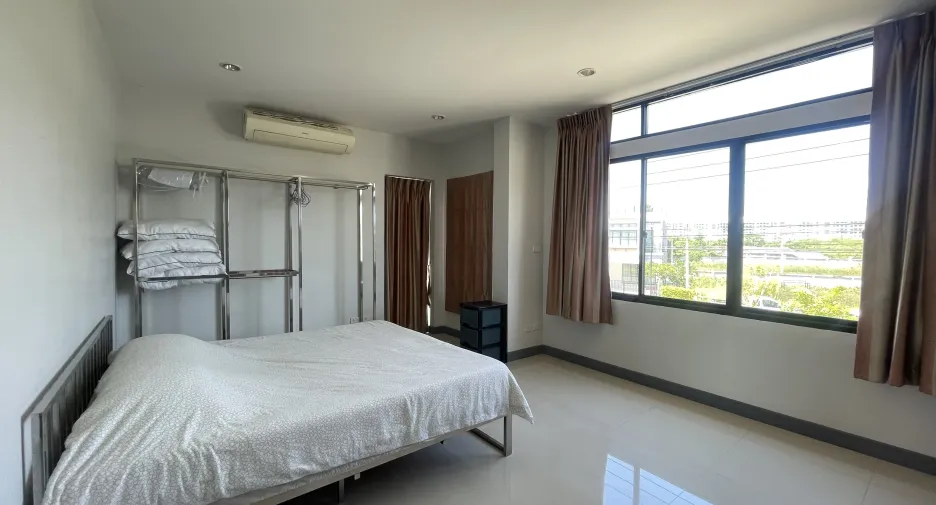 Reihenhaus zur Miete mit 3 Zimmer in Cha Am, Phetchaburi