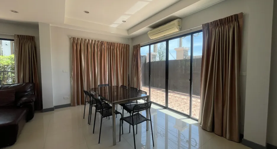 Reihenhaus zur Miete mit 3 Zimmer in Cha Am, Phetchaburi