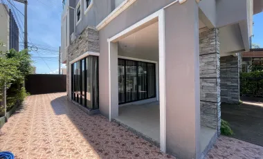 Reihenhaus zur Miete mit 3 Zimmer in Cha Am, Phetchaburi