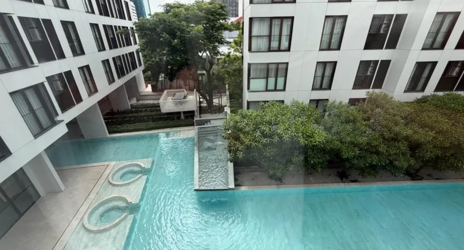 For rent 2 bedrooms condo in Watthana, Bangkok