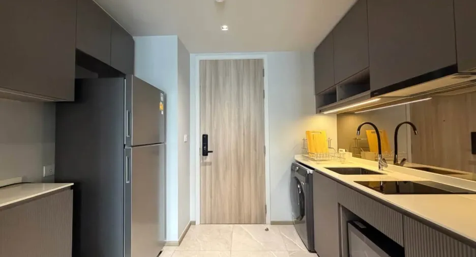 For rent 2 bedrooms condo in Watthana, Bangkok