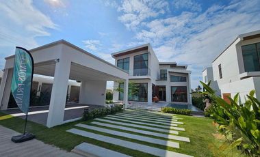 For rent 5 bedrooms house in Bang Lamung, Chonburi