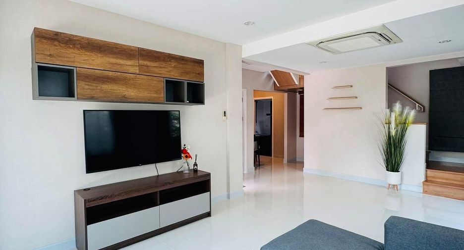 Haus zur Miete mit 3 Zimmer in Mueang Phuket, Phuket