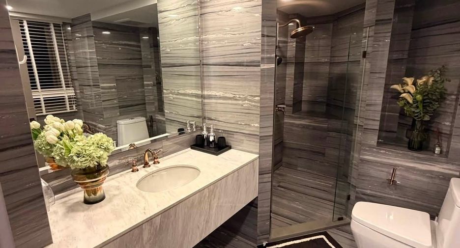 For rent 3 bedrooms condo in Watthana, Bangkok