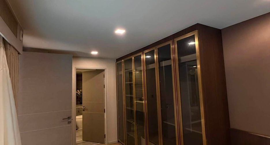 For rent 3 bedrooms condo in Watthana, Bangkok