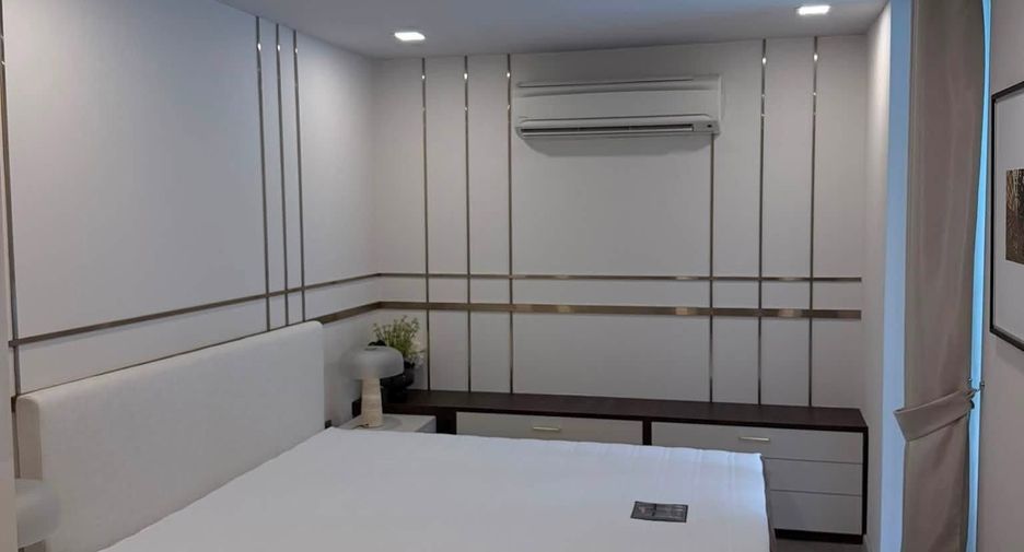 For rent 3 bedrooms condo in Watthana, Bangkok