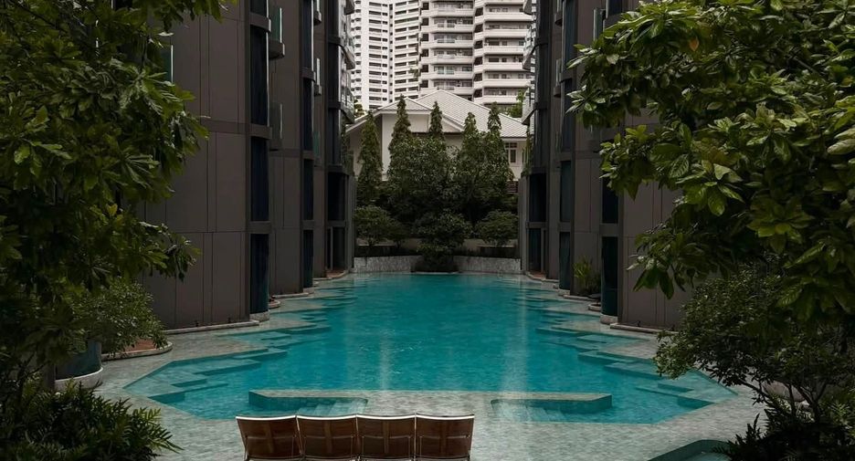 For rent 3 bedrooms condo in Watthana, Bangkok