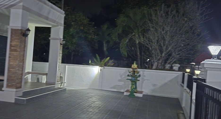 À louer 3 chambres maison à Hang Dong, Chiang Mai