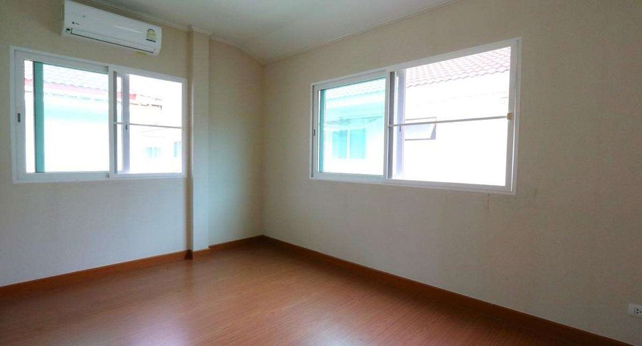 Casa en venta de 3 habitaciones en San Kamphaeng, Chiang Mai