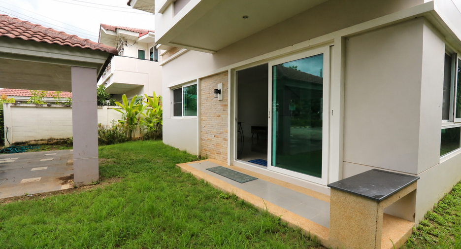 Casa en venta de 3 habitaciones en San Kamphaeng, Chiang Mai