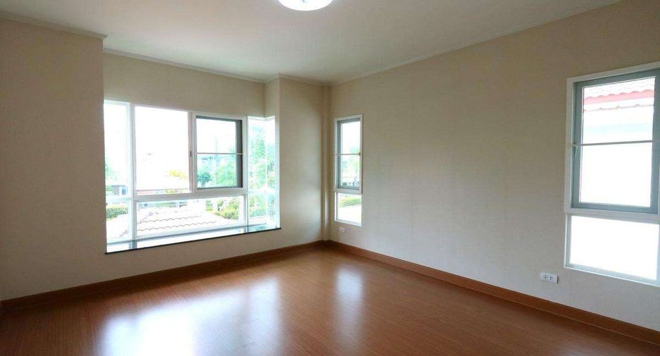 Casa en venta de 3 habitaciones en San Kamphaeng, Chiang Mai