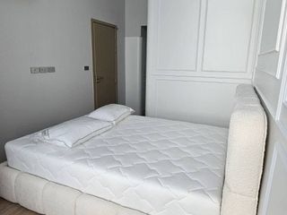 For rent 2 bedrooms condo in Bang Rak, Bangkok