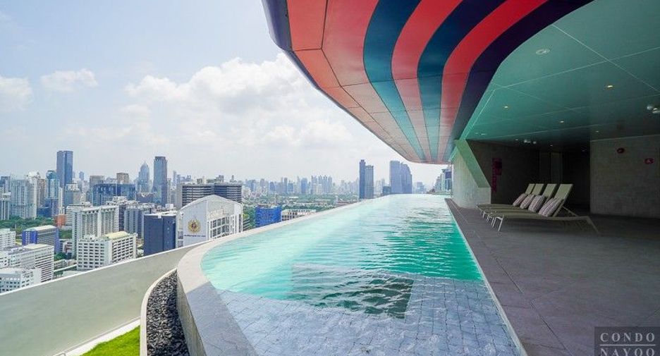 For rent 2 bedrooms condo in Bang Rak, Bangkok
