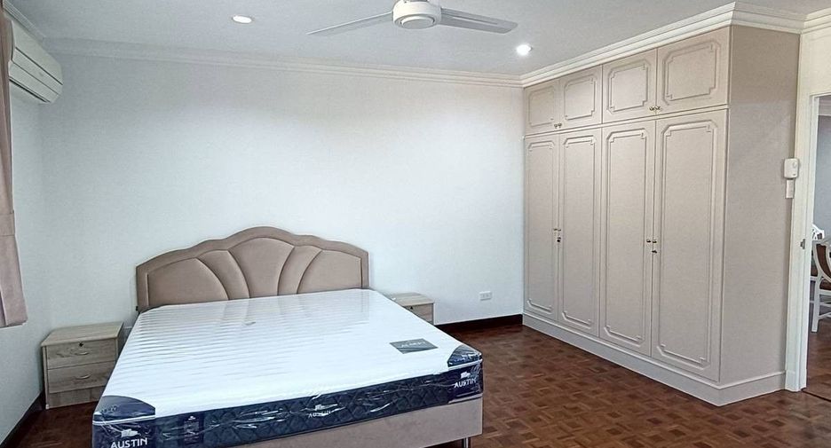 For rent 3 bedrooms apartment in Watthana, Bangkok