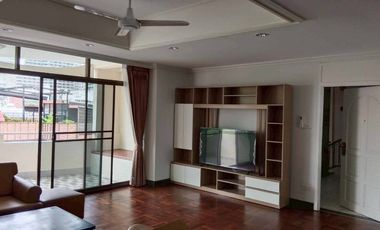 For rent 3 bedrooms apartment in Watthana, Bangkok