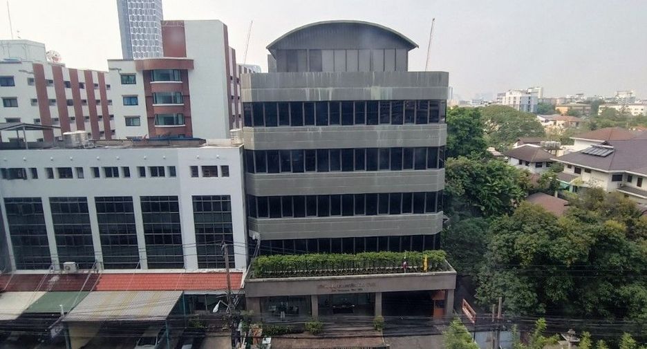 For sale 1 bed condo in Phra Khanong, Bangkok