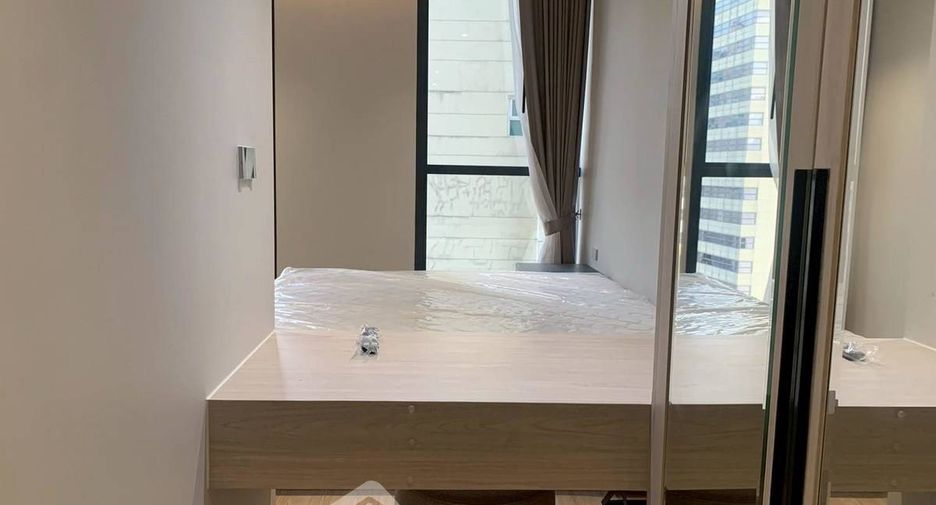 For rent 3 bedrooms apartment in Khlong Toei, Bangkok