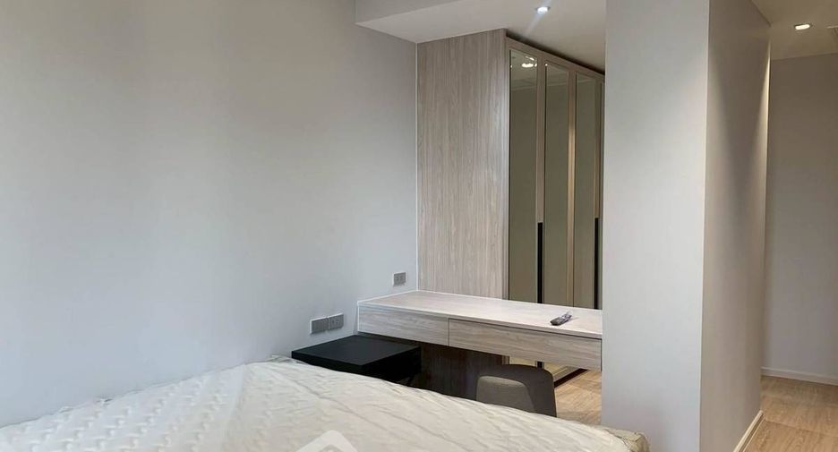For rent 3 bedrooms apartment in Khlong Toei, Bangkok