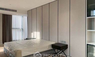 For rent 3 bedrooms apartment in Khlong Toei, Bangkok