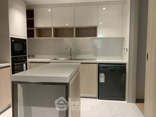 For rent 3 bedrooms apartment in Khlong Toei, Bangkok