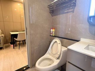For rent 2 bedrooms condo in Huai Khwang, Bangkok