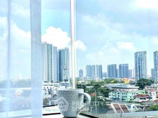 For rent 2 bedrooms condo in Phaya Thai, Bangkok
