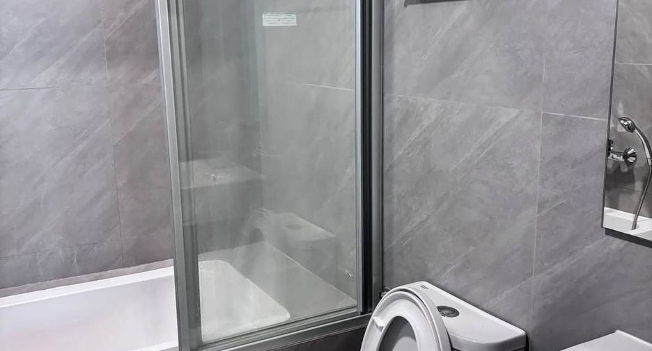 Wohnung zur Miete mit 2 Zimmer in Khlong Toei, Bangkok
