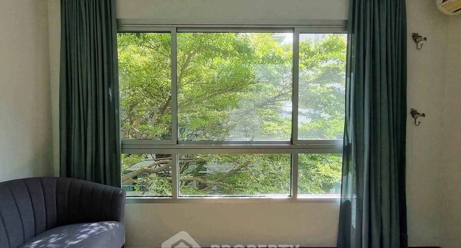 For rent 1 bed condo in Phra Khanong, Bangkok