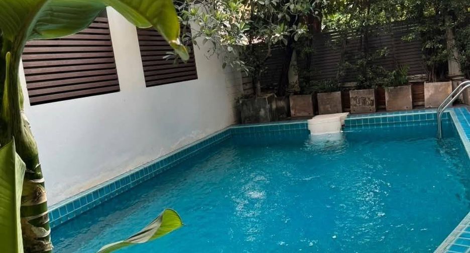 Apartment zur Miete mit 3 Zimmer in Khlong Toei, Bangkok