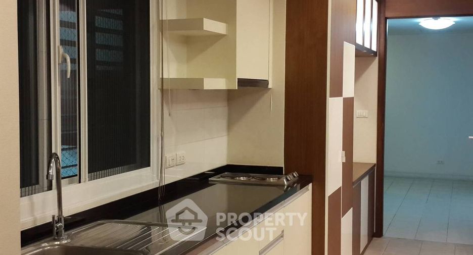 For rent 1 bed condo in Phaya Thai, Bangkok