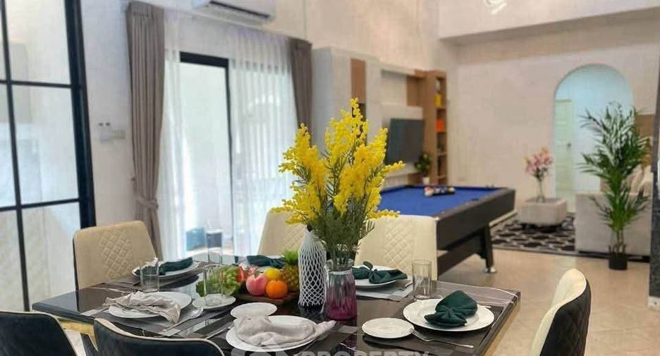 Casa en alquiler de 4 habitaciones en Bang Lamung, Chonburi