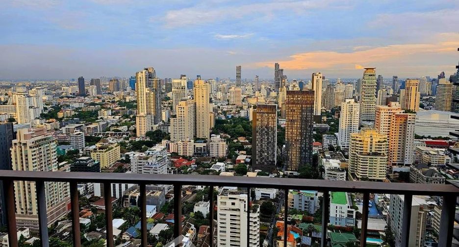 For rent 1 bed condo in Khlong Toei, Bangkok