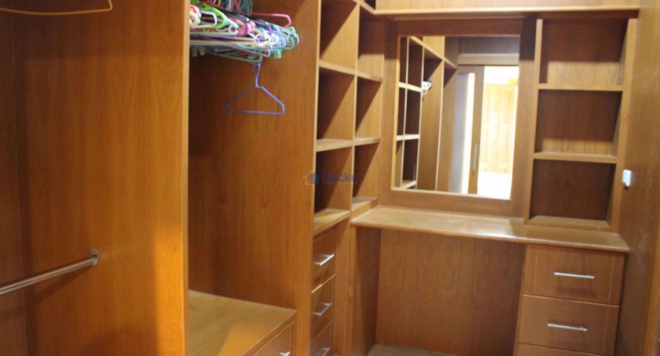 Casa en alquiler de 2 habitaciones en Bang Lamung, Chonburi