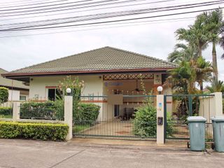 Casa en alquiler de 2 habitaciones en Bang Lamung, Chonburi