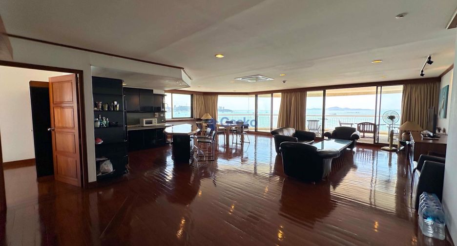 For rent 2 bedrooms condo in Bang Lamung, Chonburi