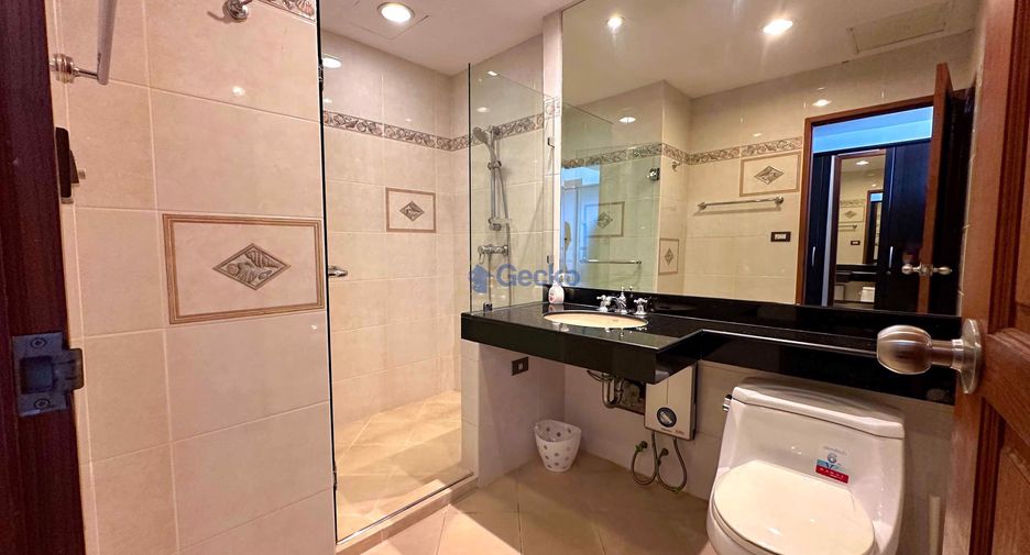 For rent 2 bedrooms condo in Bang Lamung, Chonburi