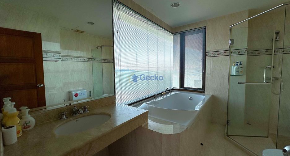 For rent 2 bedrooms condo in Bang Lamung, Chonburi