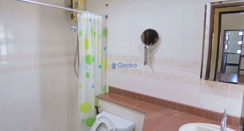 Casa en alquiler de 2 habitaciones en Bang Lamung, Chonburi
