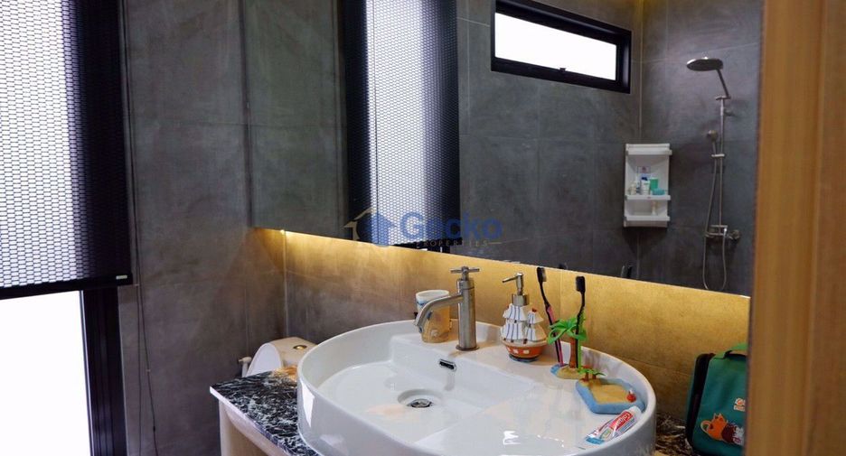 Casa en alquiler de 3 habitaciones en Bang Lamung, Chonburi